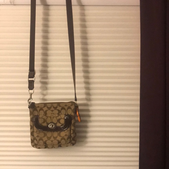 Authentic Coach Crossbody - Picture 1 of 7